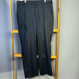 Nike black golf tour performance pants. Size 35/32. EUC.